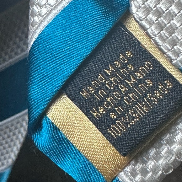 Donald J Trump stripped silk tie - Picture 2 of 4